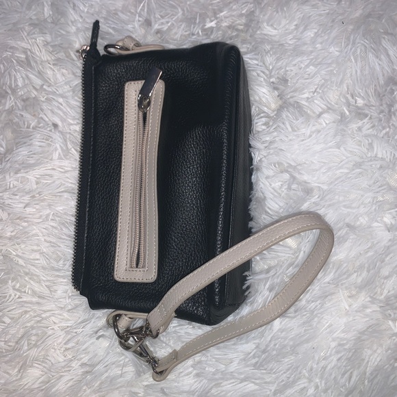Danier leather clutch - Picture 1 of 2
